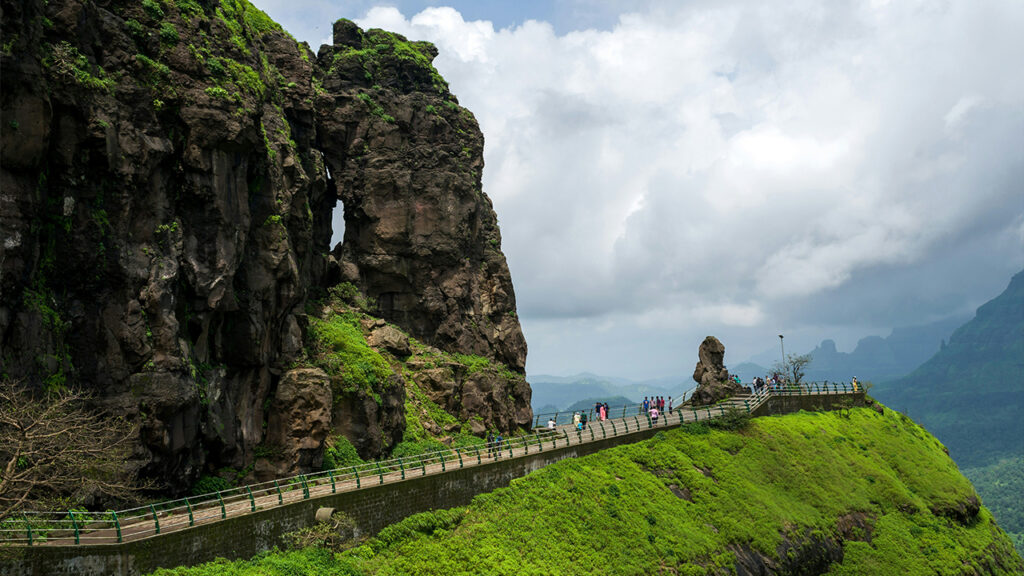 baarish-ke-mausam-mein_Malshej Ghat