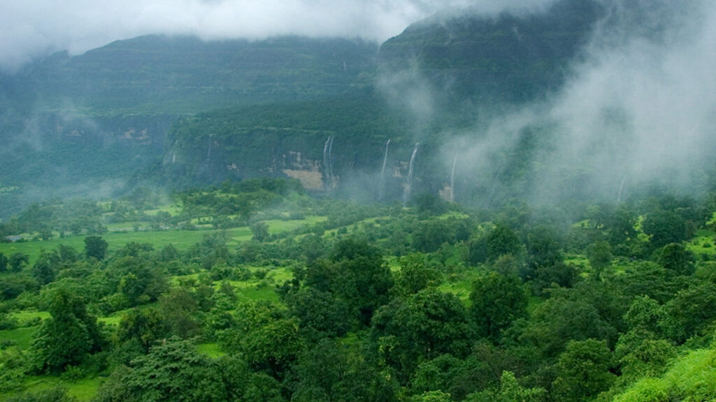 baarish-ke-mausam-mein_Bhimashankar-Pune